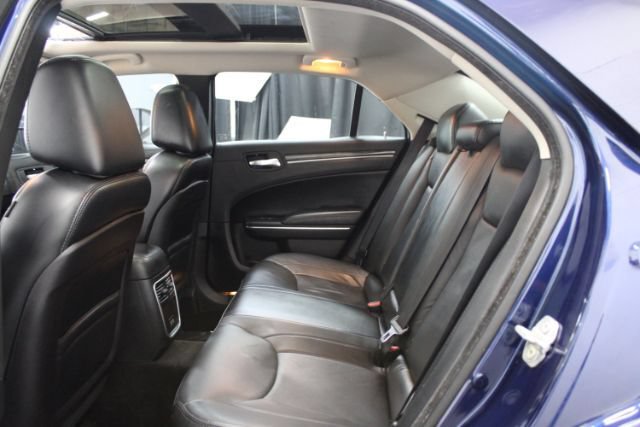 Used 2016 Chrysler 300 Limited RWD image 18