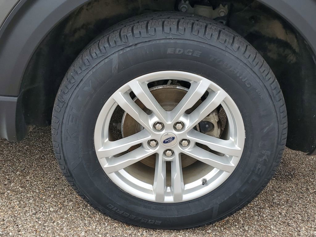 Certified 2023 Ford Explorer XLT w/ Equipment Group 202A image 5