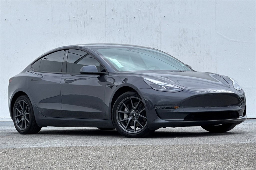 Used 2022 Tesla Model 3 Long Range image 2