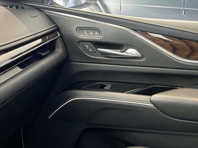 Used 2023 Cadillac Escalade ESV Sport Platinum AWD/4WD image 35