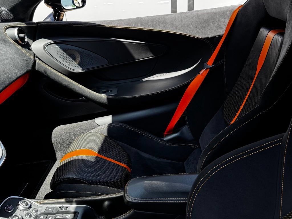 Used 2019 McLaren 570S Spider RWD image 31