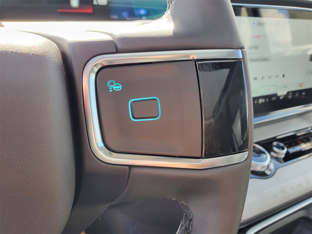 New 2025 Ford Expedition Active image 13