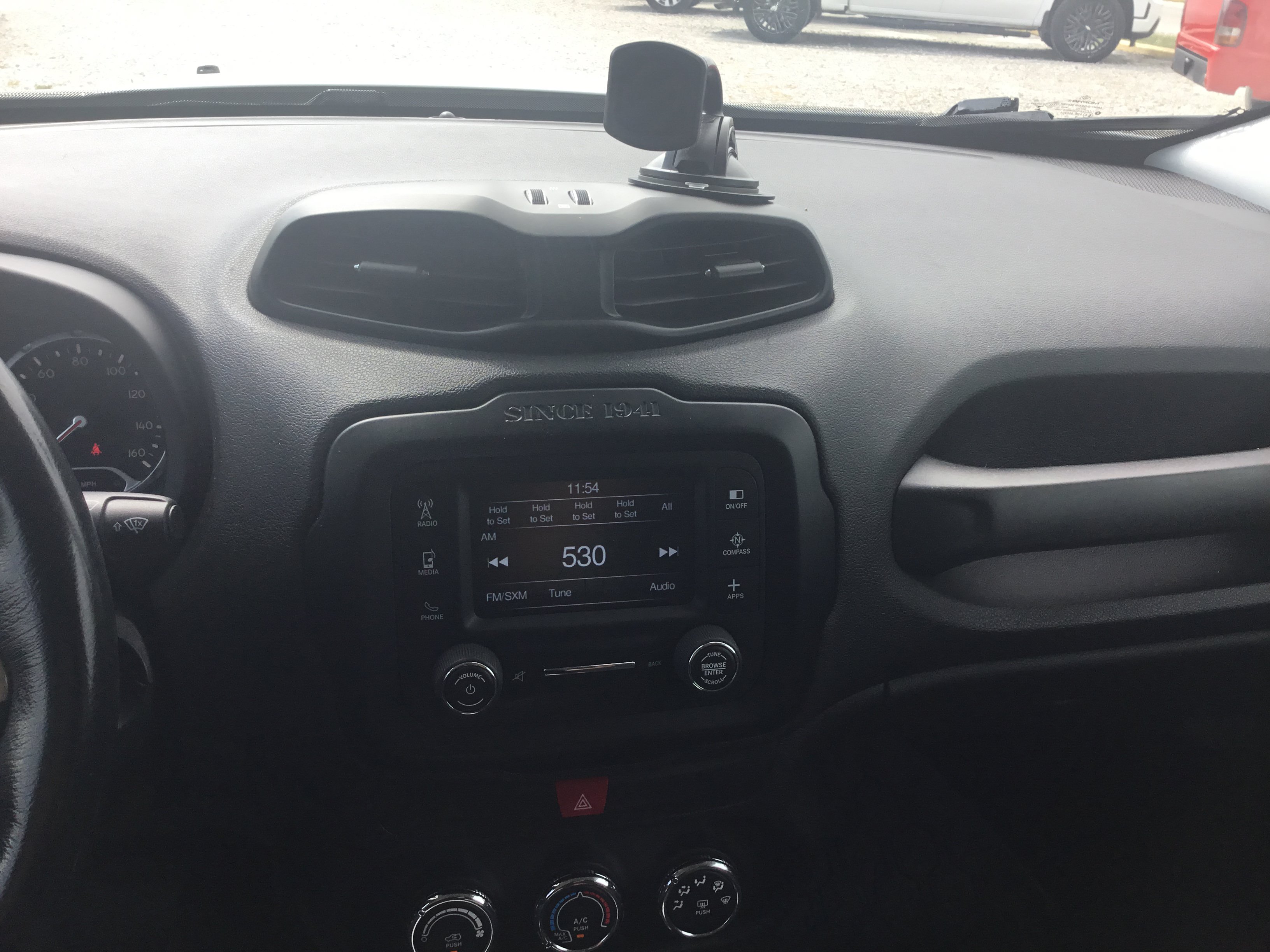 Used 2017 Jeep Renegade Latitude AWD/4WD image 16