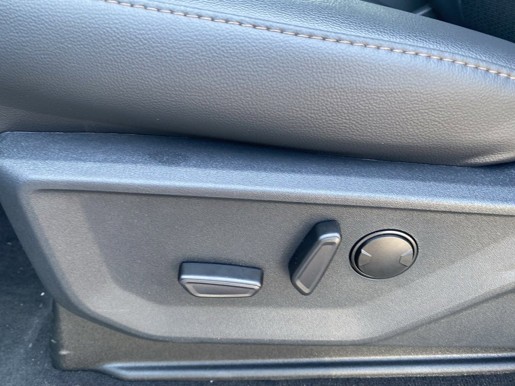 New 2026 Ford F250 Lariat w/ Black Appearance Package image 15