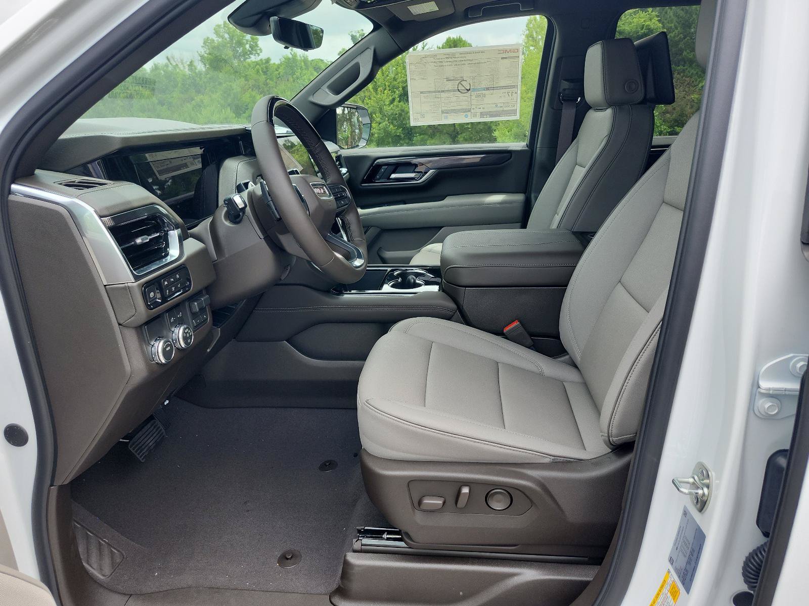 New 2026 GMC Yukon XL Elevation w/ Elevation Premium Package RWD image 19