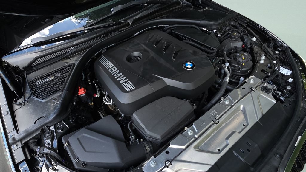 New 2026 BMW 330i Sedan w/ Premium Package RWD image 24
