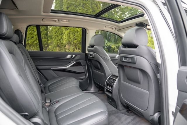 Used 2021 BMW X7 xDrive40i w/ Premium Package AWD/4WD image 36