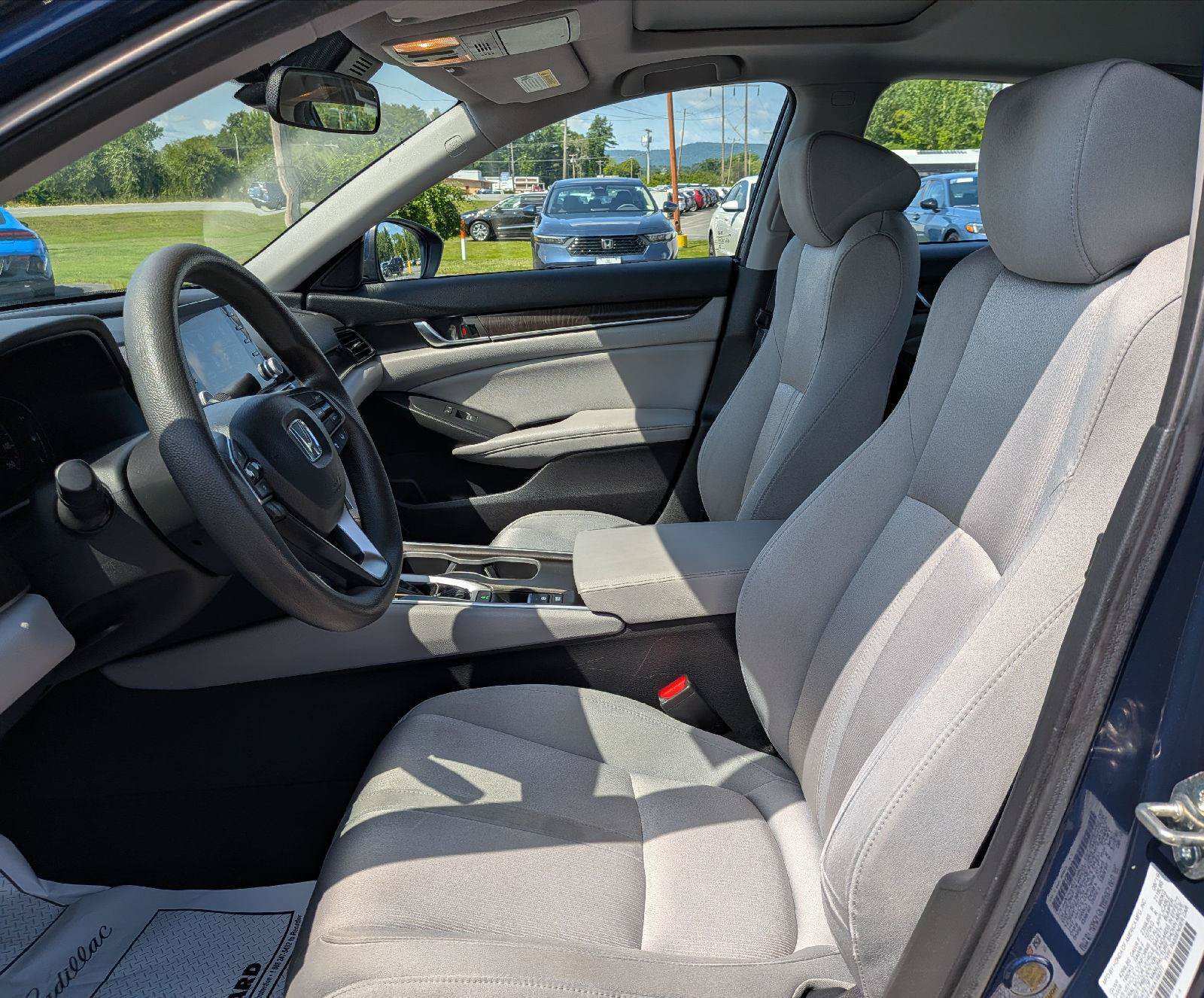 Used 2019 Honda Accord EX image 13