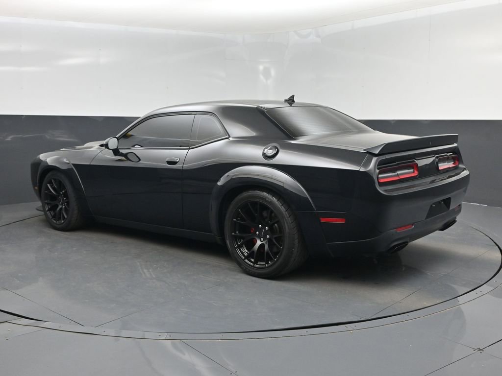 Used 2015 Dodge Challenger SRT Hellcat RWD image 4