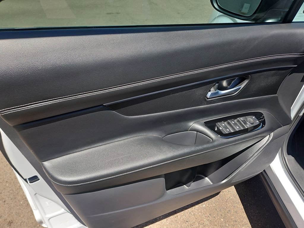 Used 2025 Nissan Murano SV AWD/4WD image 10