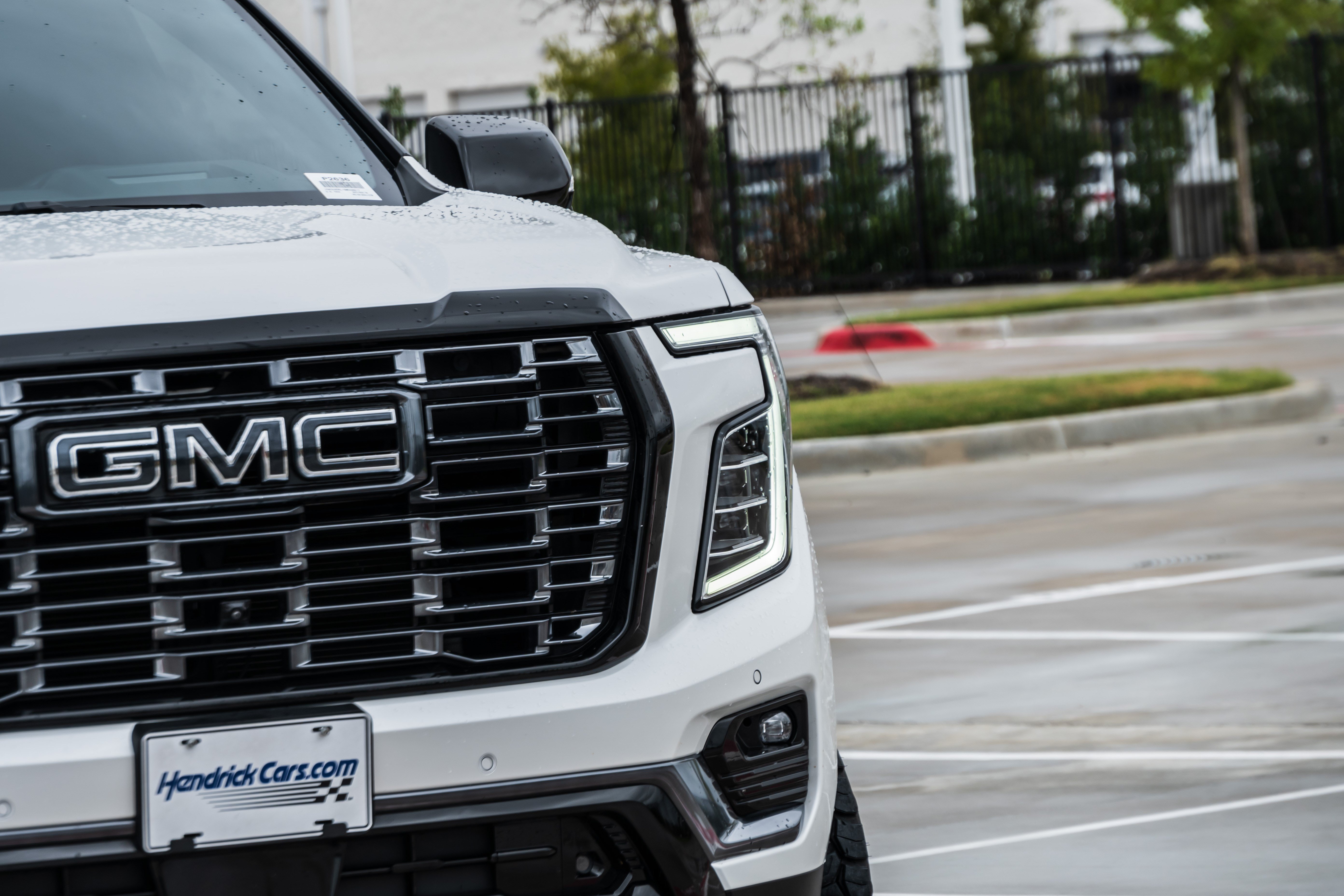 Used 2025 GMC Yukon Denali Ultimate AWD/4WD image 10