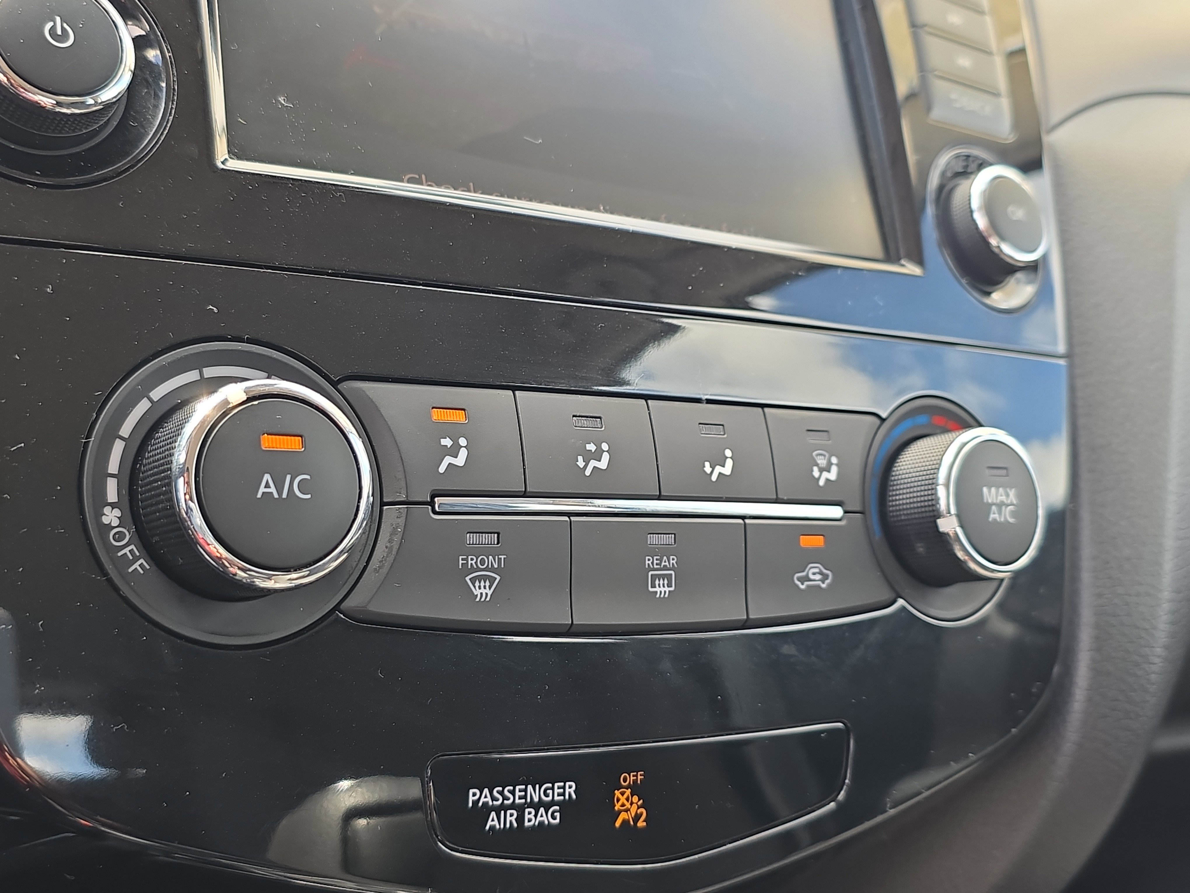 Used 2020 Nissan Rogue Sport S image 30