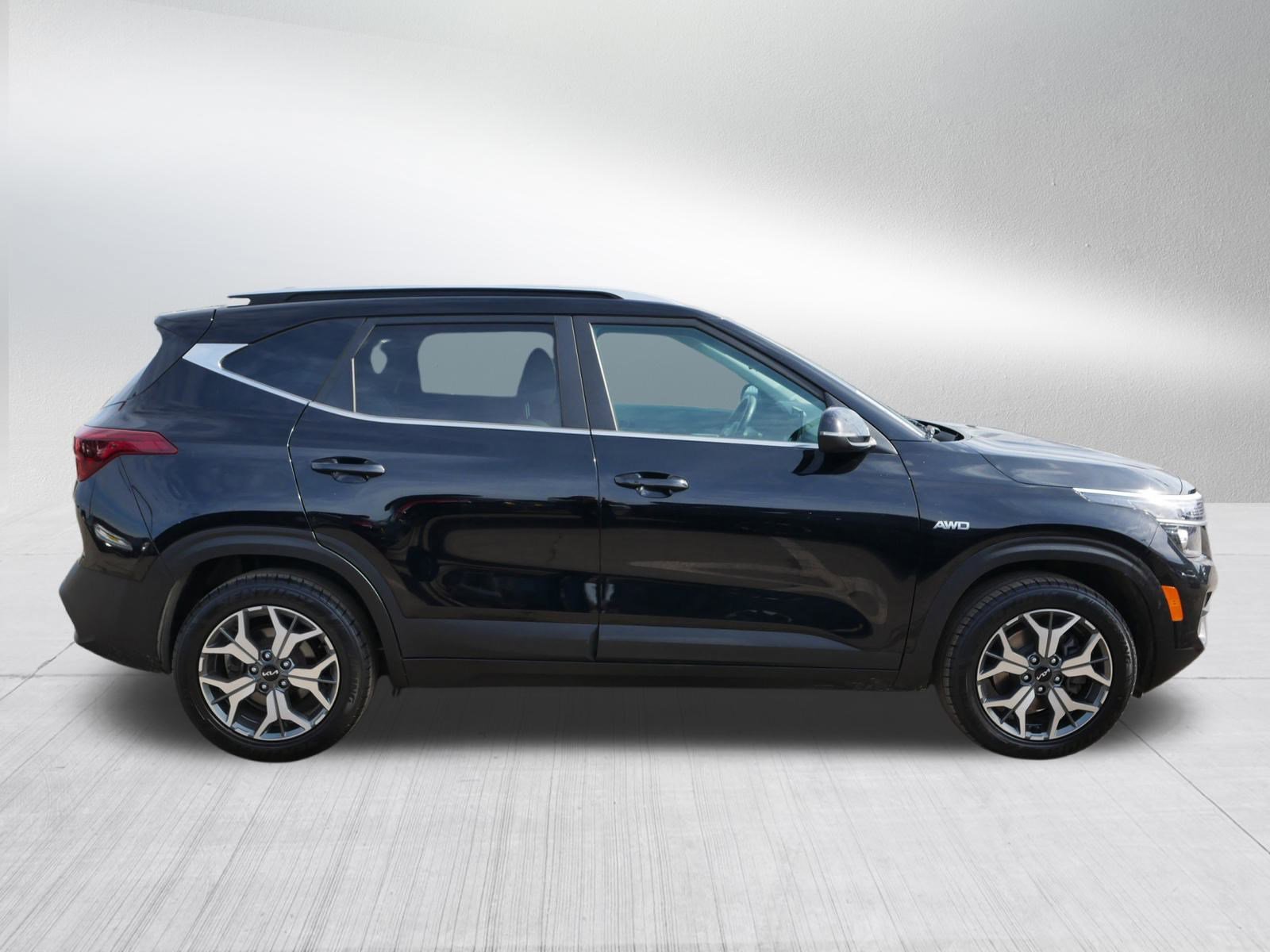 Certified 2023 Kia Seltos EX image 8