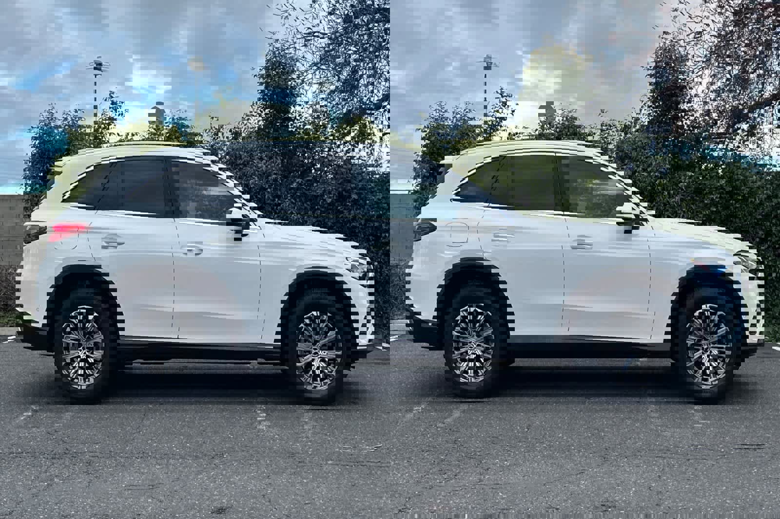 New 2026 Mercedes-Benz GLC 300 4MATIC image 2