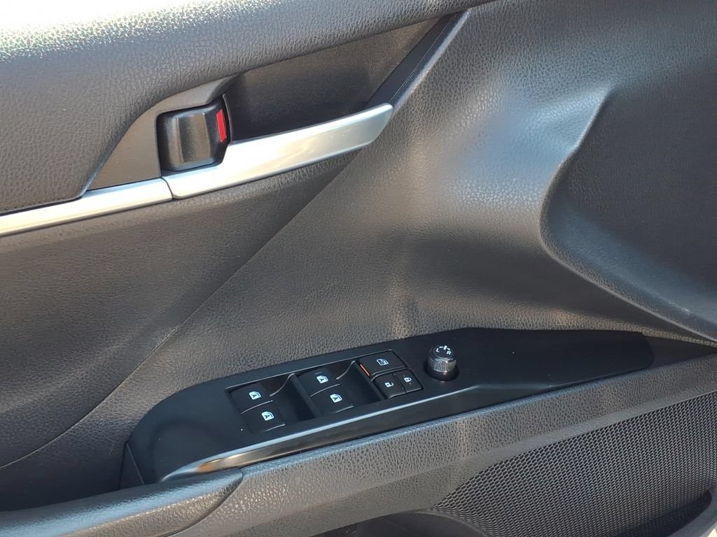 Used 2018 Toyota Camry SE w/ Protection Package (Q2) FWD image 4