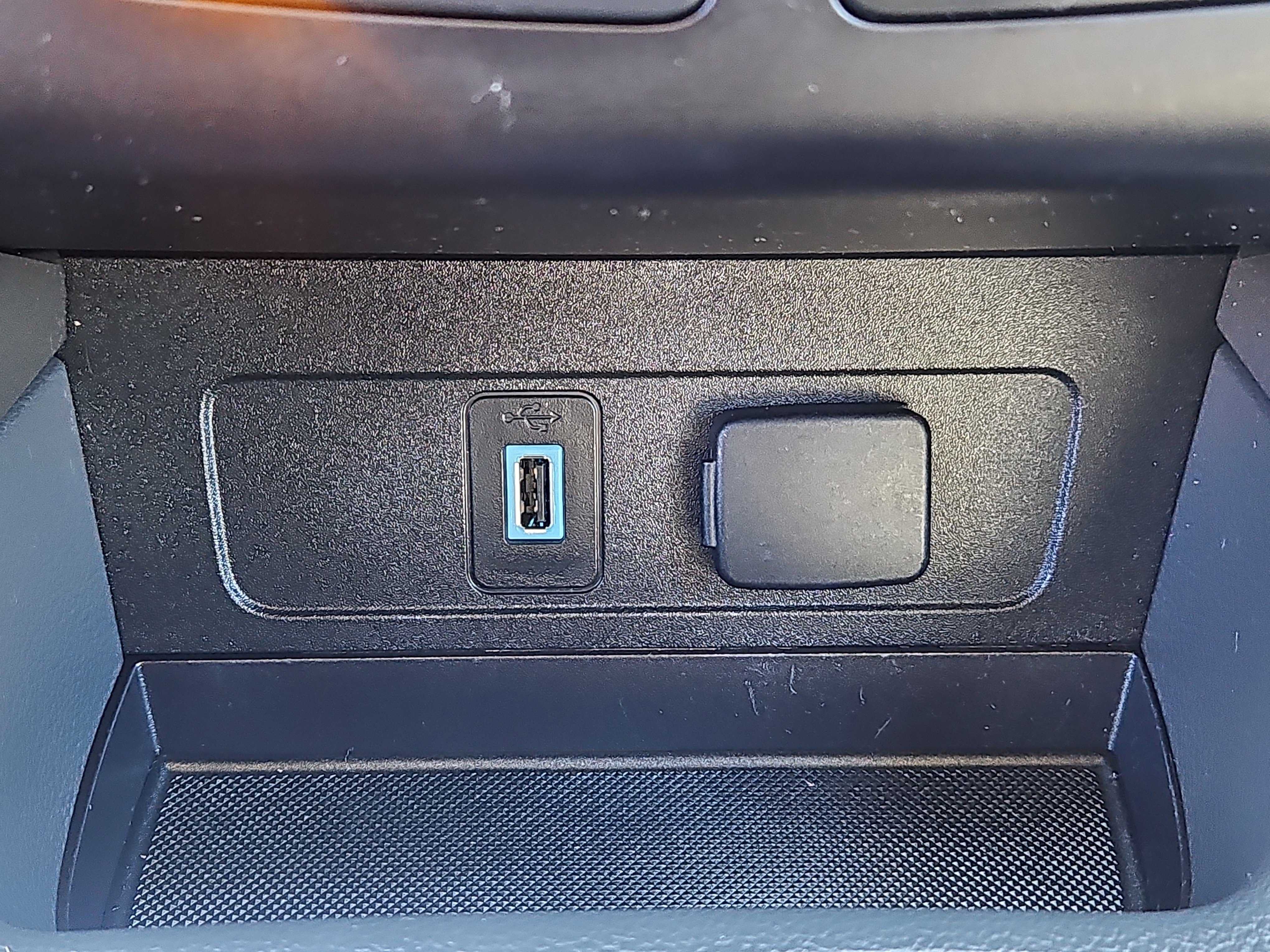 Used 2018 Ford Escape SE w/ SE Sync 3 Package image 11