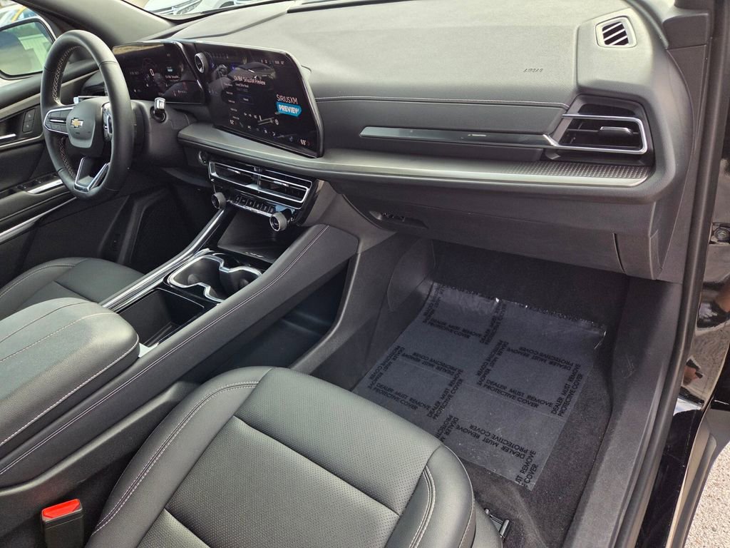 Certified 2025 Chevrolet Traverse LT FWD image 17