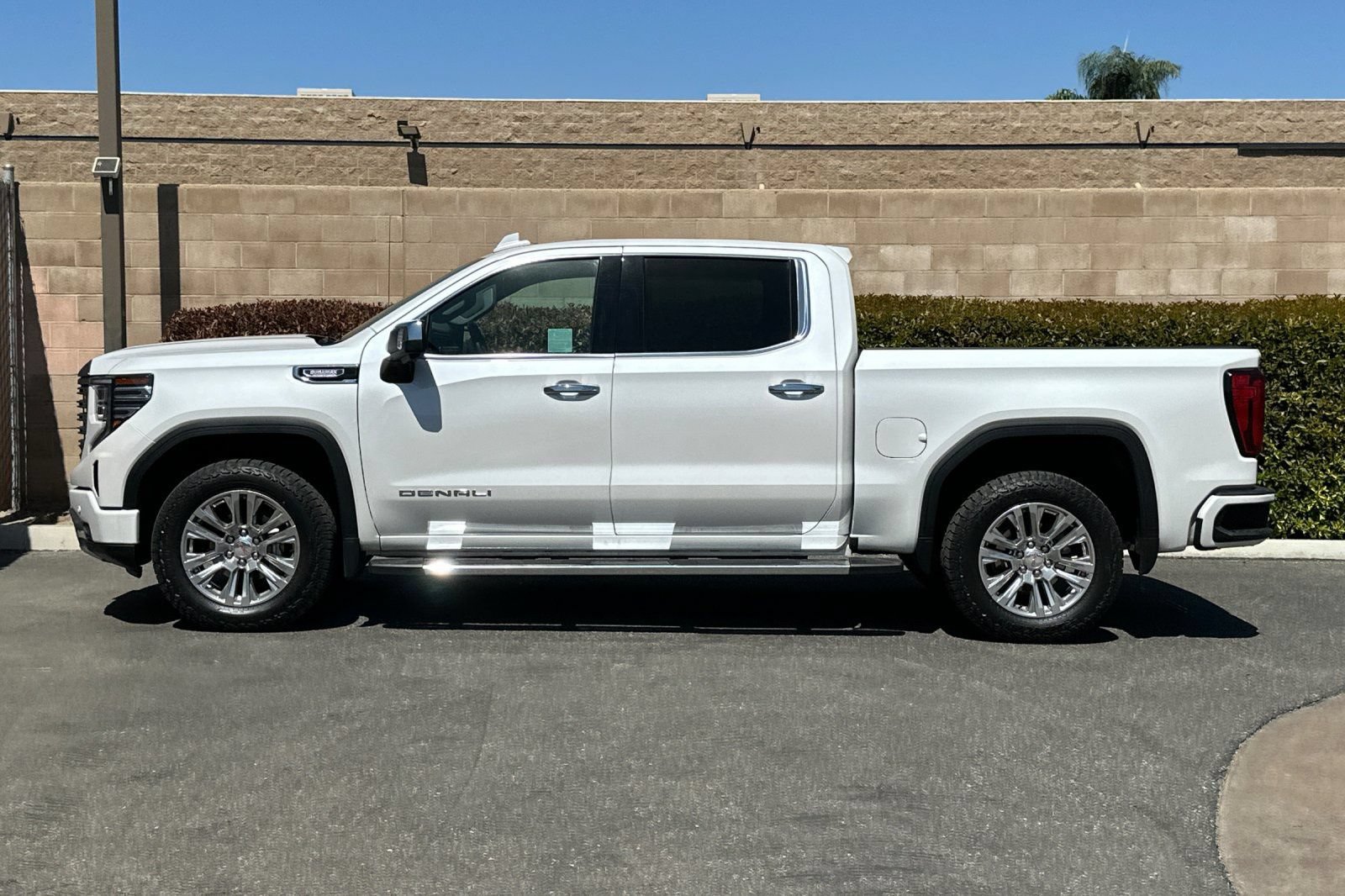 Certified 2025 GMC Sierra 1500 Denali AWD/4WD image 7