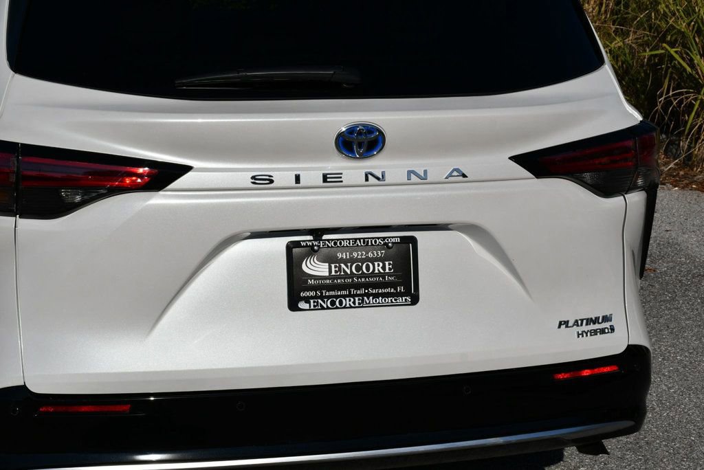 Used 2024 Toyota Sienna Platinum image 13