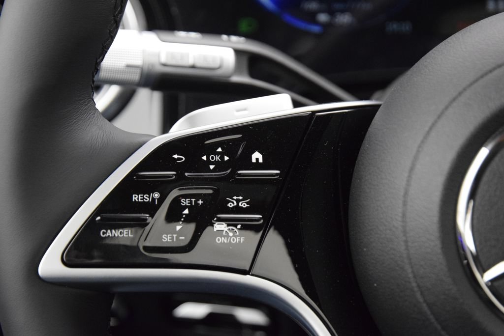 New 2026 Mercedes-Benz EQS 550 4MATIC SUV image 23