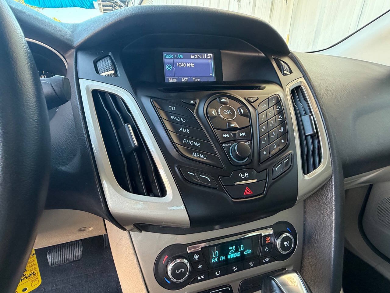 Used 2012 Ford Focus SEL FWD image 23
