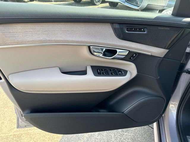 New 2026 Volvo XC90 B6 Plus w/ Protection Package Premier image 20