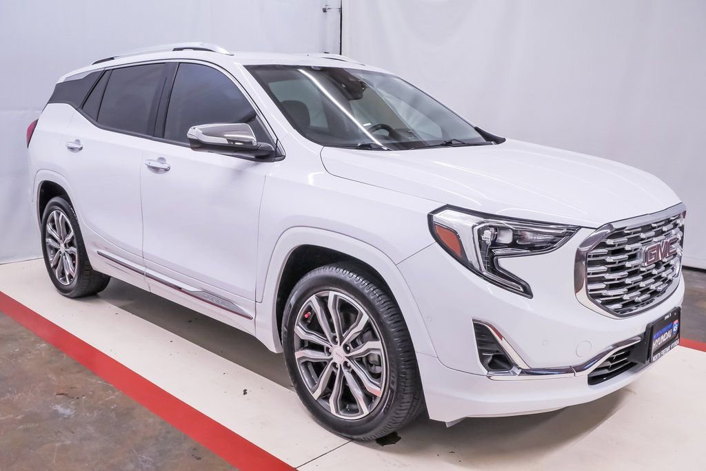 Used 2018 GMC Terrain Denali w/ Advanced Safety Package image 5