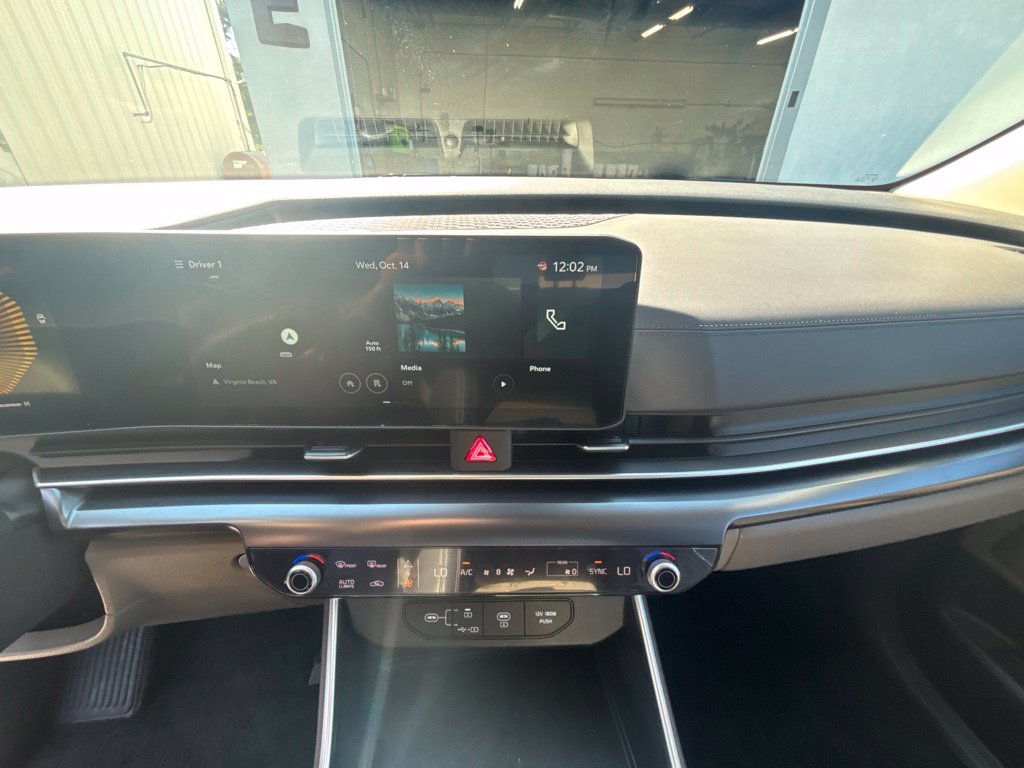Certified 2026 Kia Carnival FWD image 15