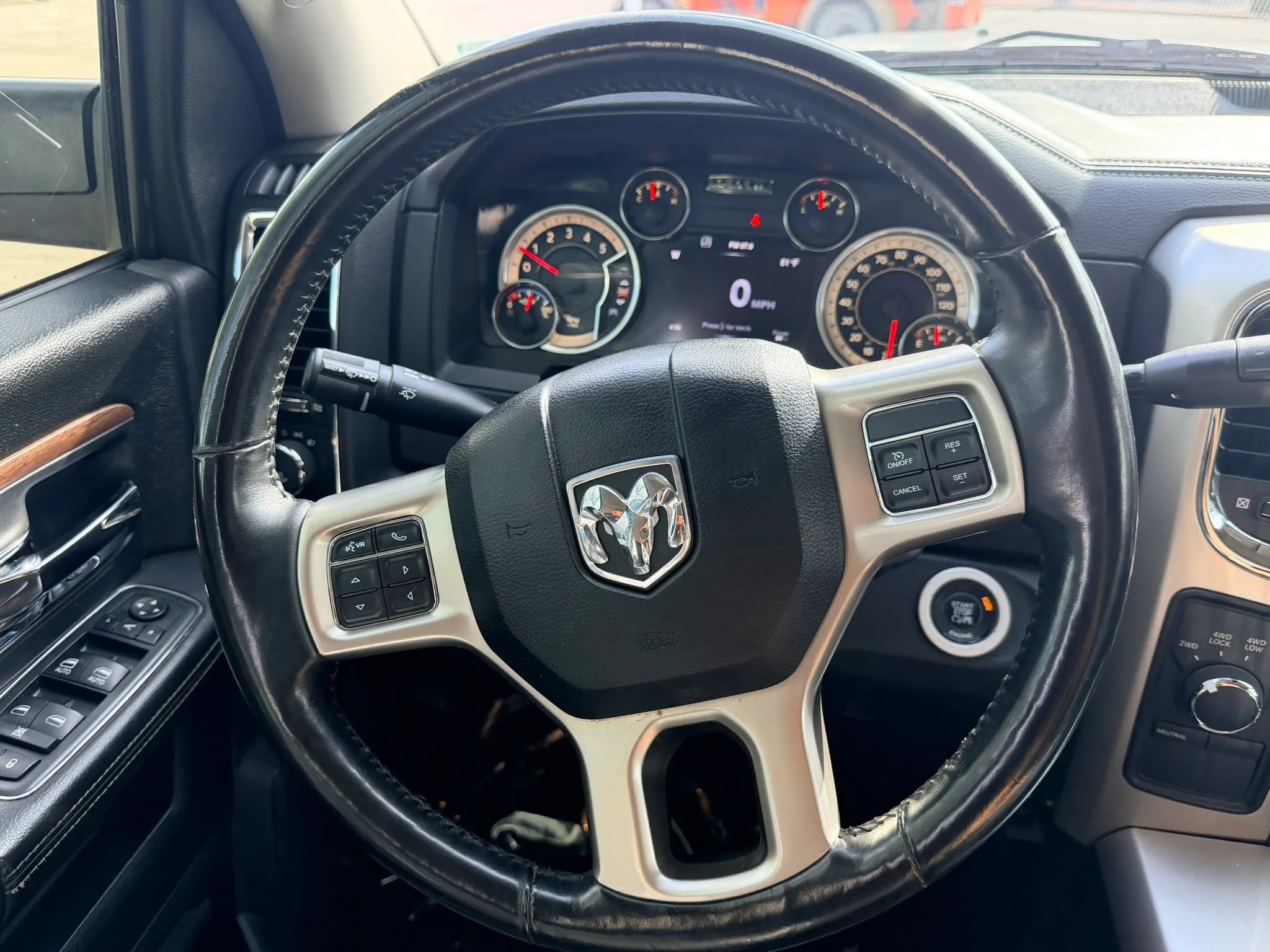 Used 2016 RAM 2500 Laramie AWD/4WD image 31