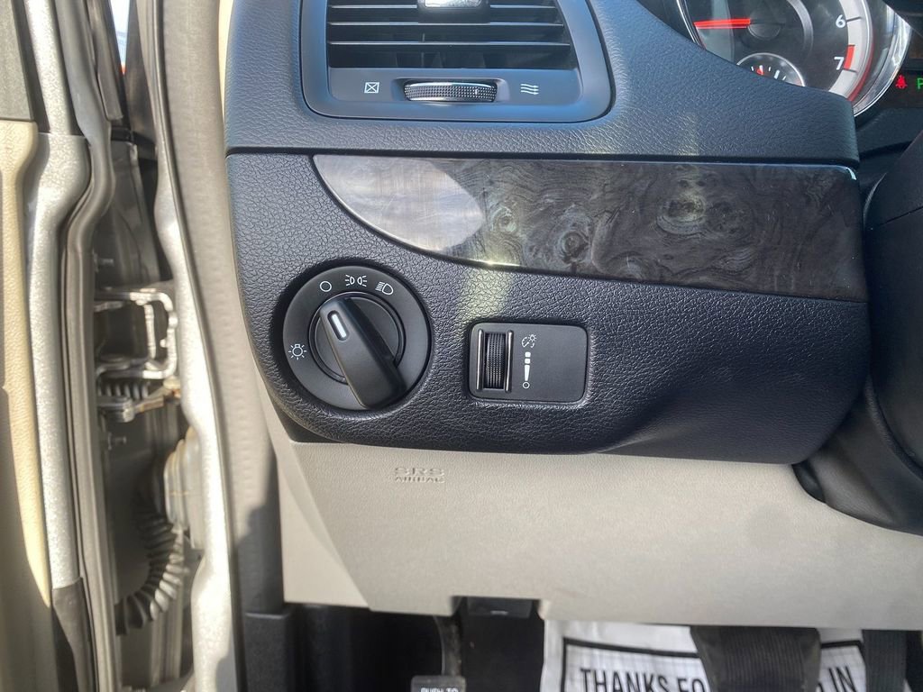 Used 2018 Dodge Grand Caravan SE w/ UConnect Hands-Free Group image 14