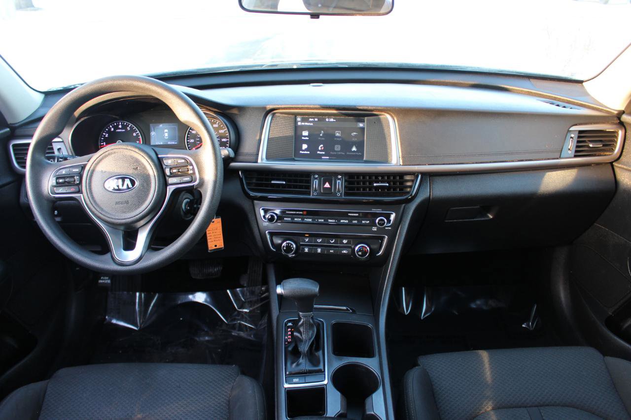 Used 2018 Kia Optima LX image 27