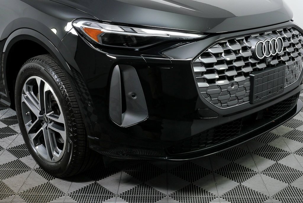 Certified 2025 Audi Q5 Premium w/ Convenience Package image 37