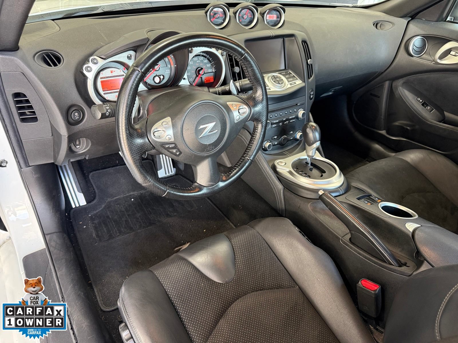 Used 2012 Nissan 370Z Touring RWD image 2