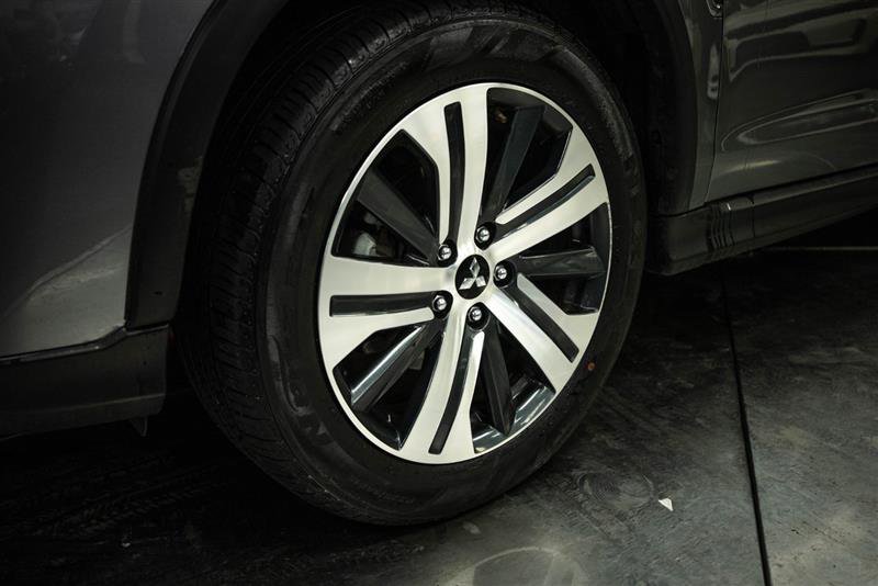 Used 2024 Mitsubishi Outlander Sport SE AWD/4WD image 3