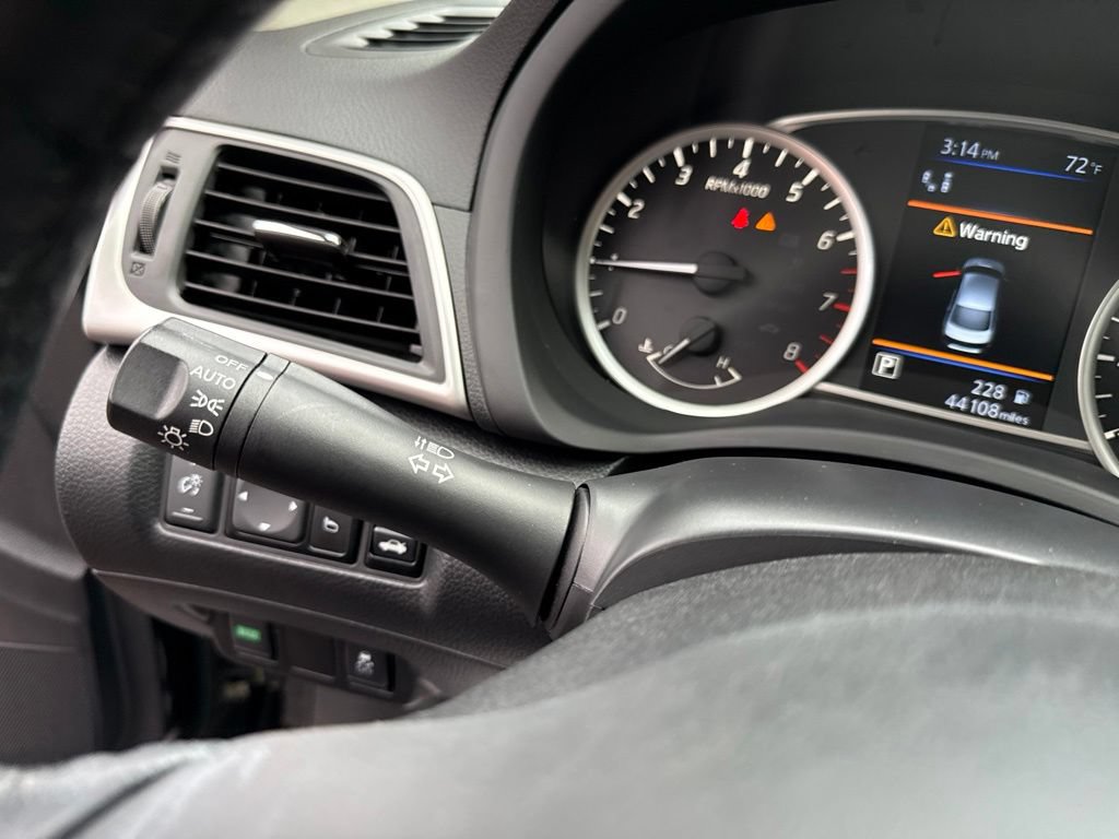 Used 2019 Nissan Sentra SV w/ Special Edition Package FWD image 24