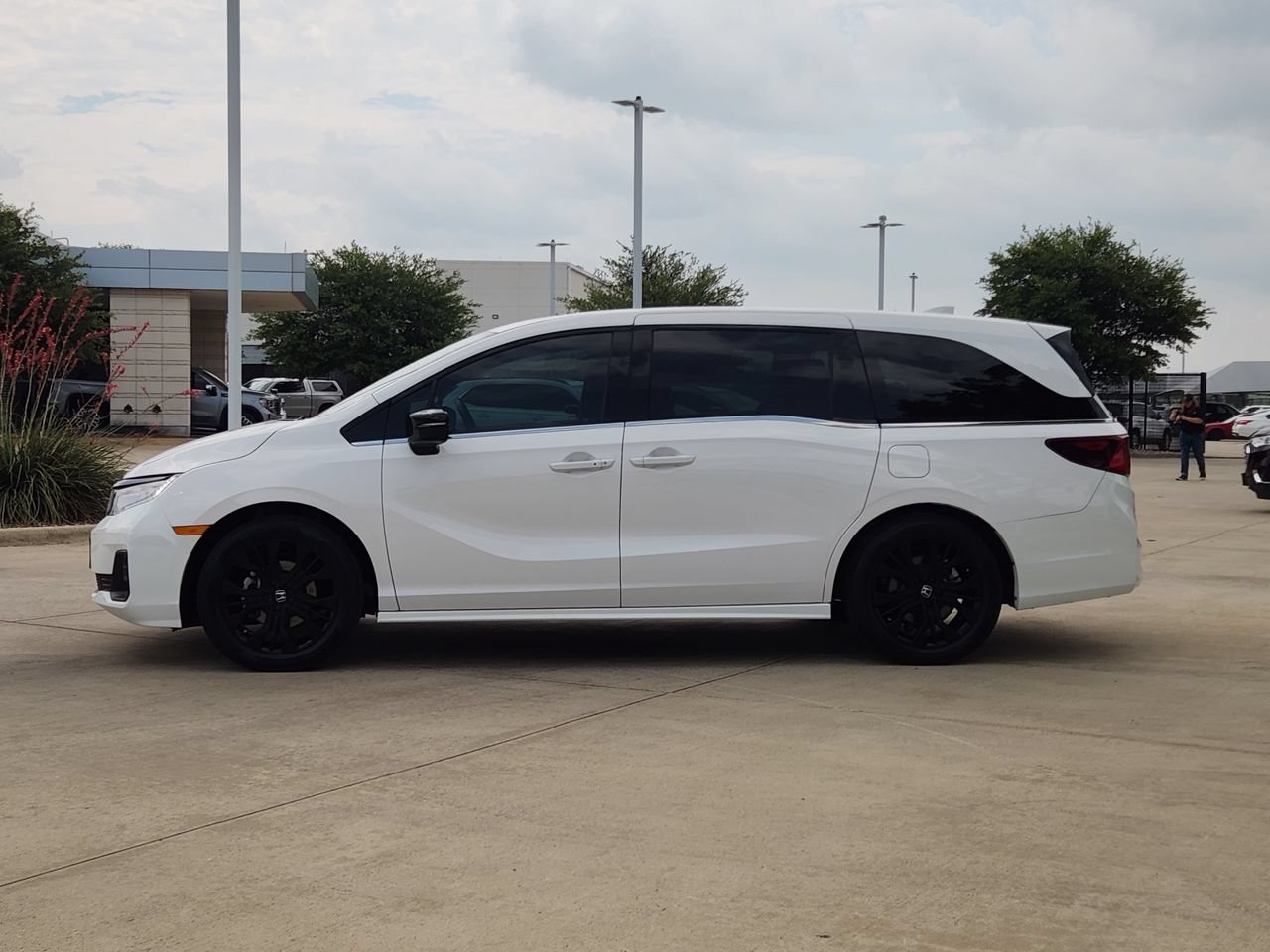 Used 2025 Honda Odyssey Sport-L image 4