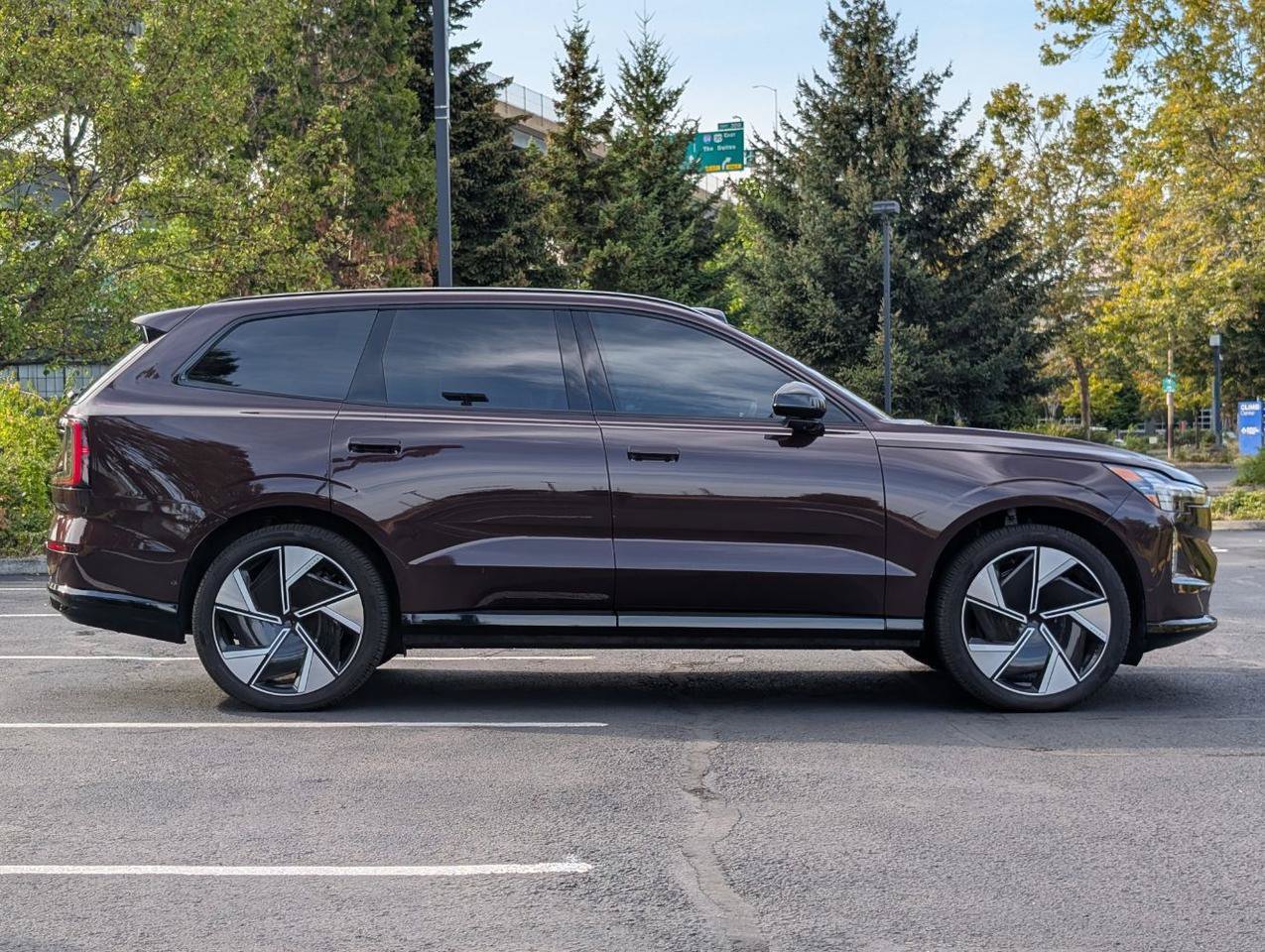 Used 2025 Volvo EX90 Ultra AWD/4WD image 8