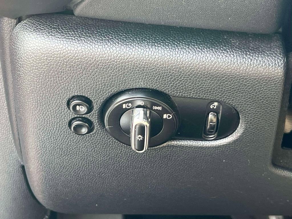 Used 2017 MINI Cooper S image 17