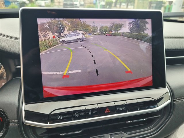 Used 2023 Jeep Compass Limited image 19