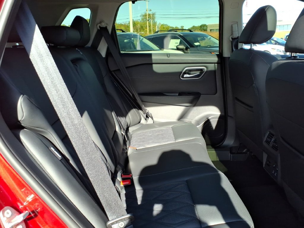 New 2026 Nissan Rogue Platinum AWD/4WD image 9