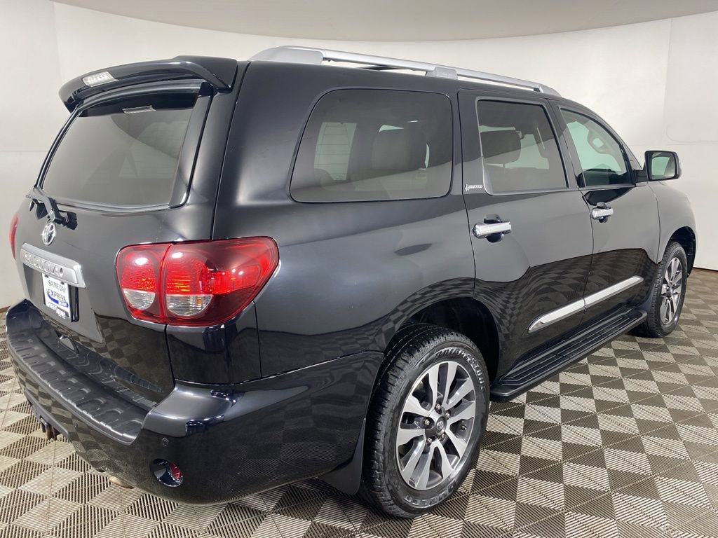 Used 2018 Toyota Sequoia Limited w/ Safety & Convenience Package AWD/4WD image 7
