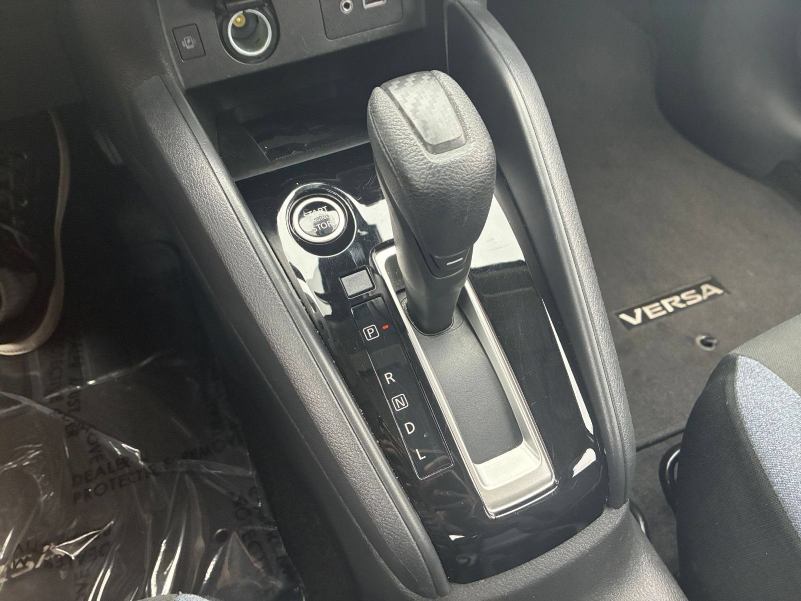 Used 2025 Nissan Versa SV FWD image 36