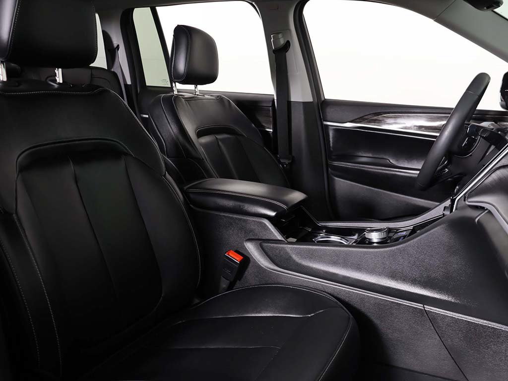 Used 2023 Jeep Grand Cherokee Limited AWD/4WD image 31