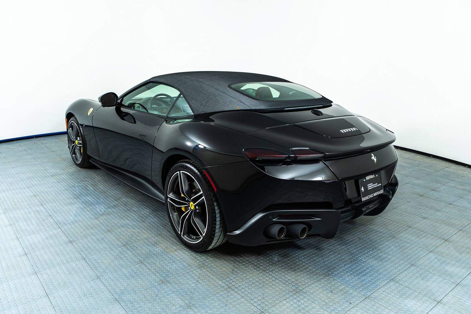 Certified 2025 Ferrari Roma Spider RWD image 38