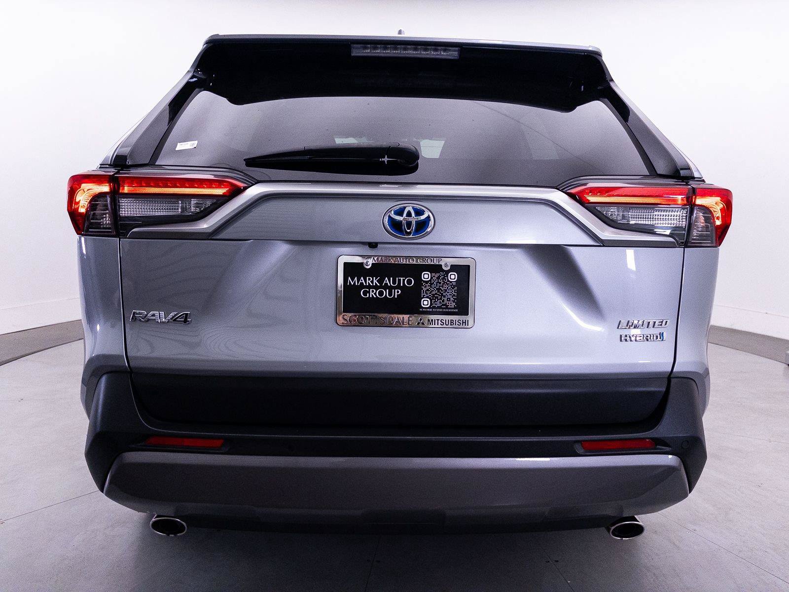 Used 2019 Toyota RAV4 Limited w/ Carpet Mat Package AWD/4WD image 17