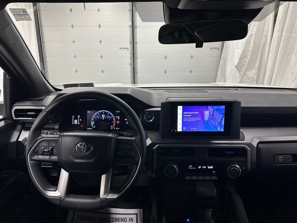 Used 2025 Toyota 4Runner SR5 AWD/4WD image 16