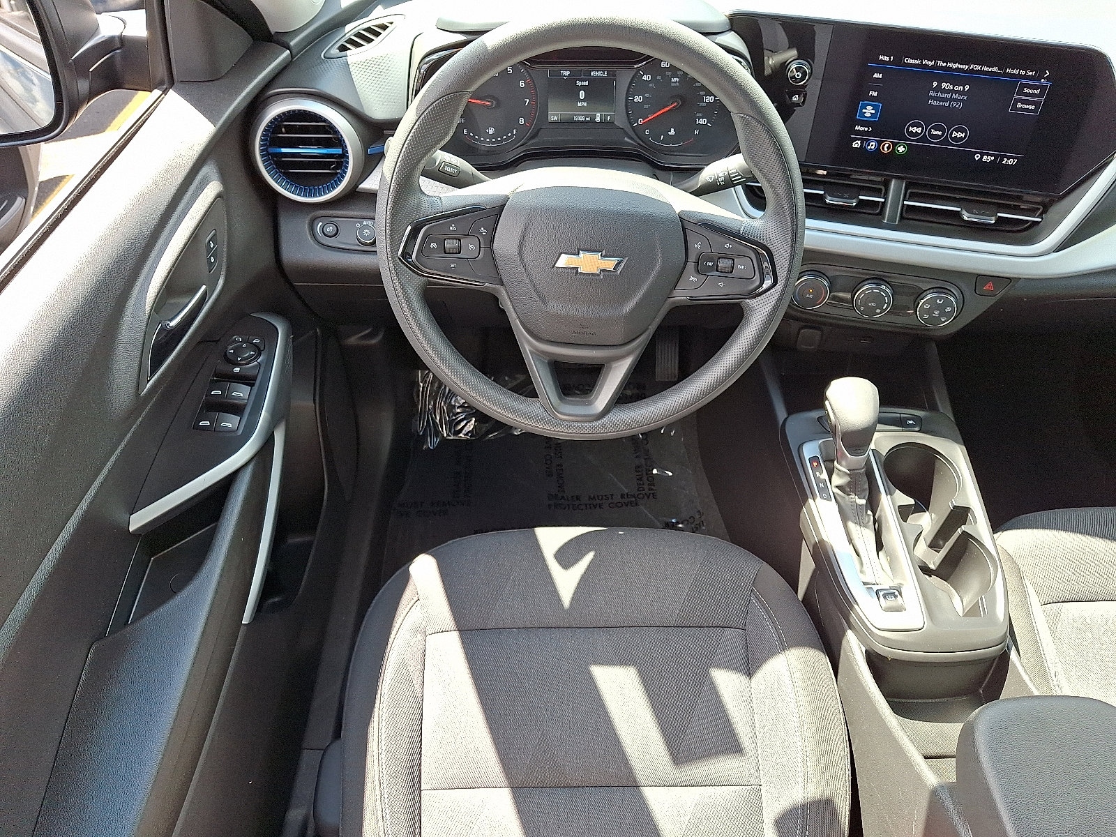 Used 2025 Chevrolet Trax LS image 12