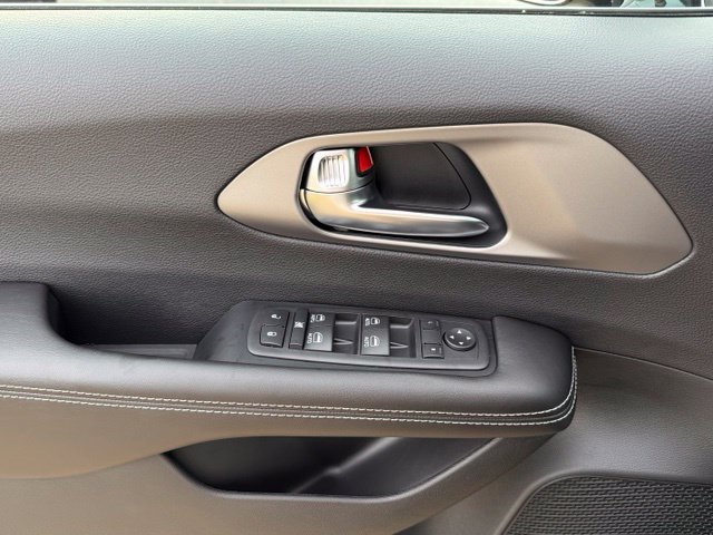 New 2027 Chrysler Pacifica LX FWD image 15