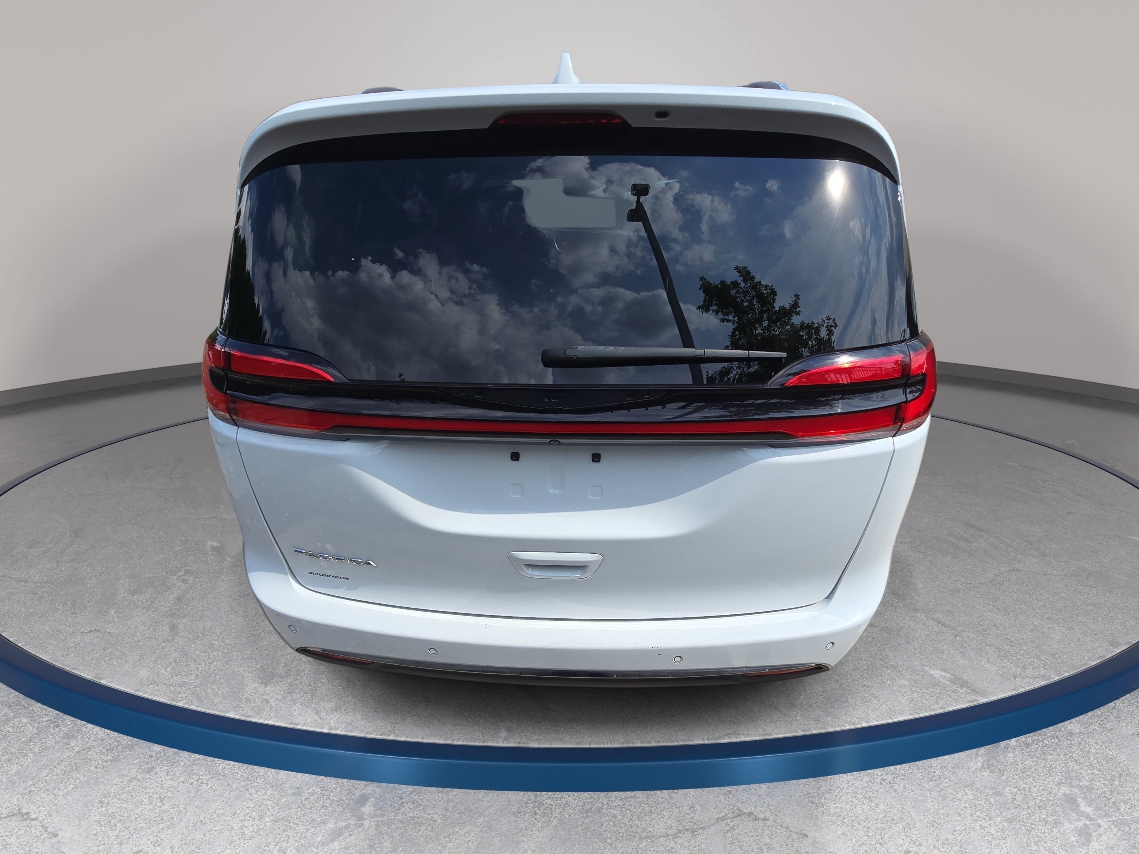 Used 2021 Chrysler Pacifica Touring-L FWD image 6