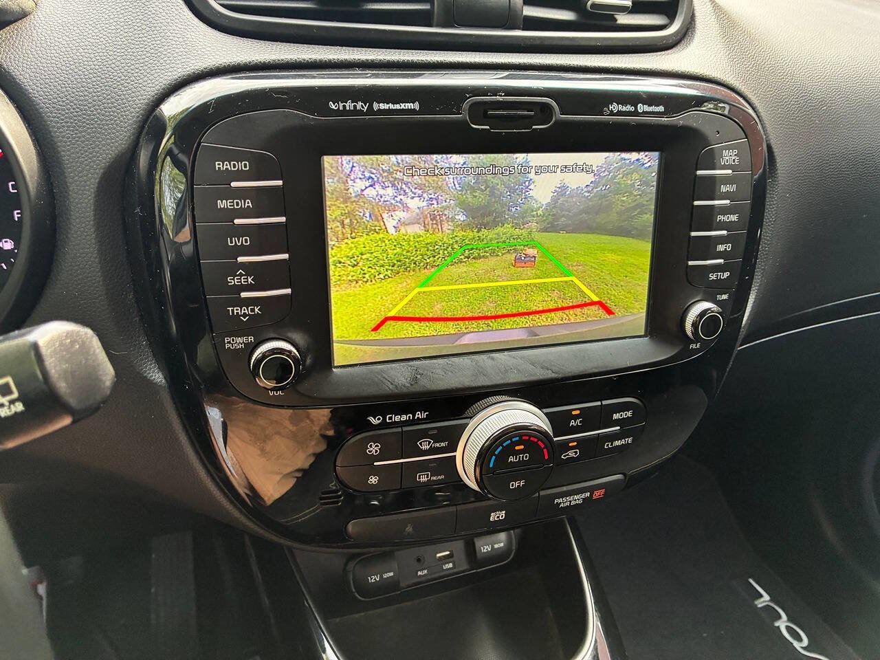 Used 2015 Kia Soul + w/ Audio Package FWD image 16